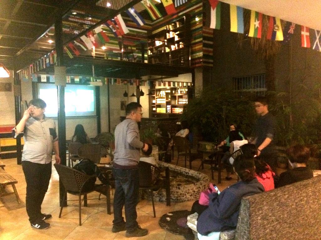 Xi'An Rainbow Youth Hotel 外观 照片