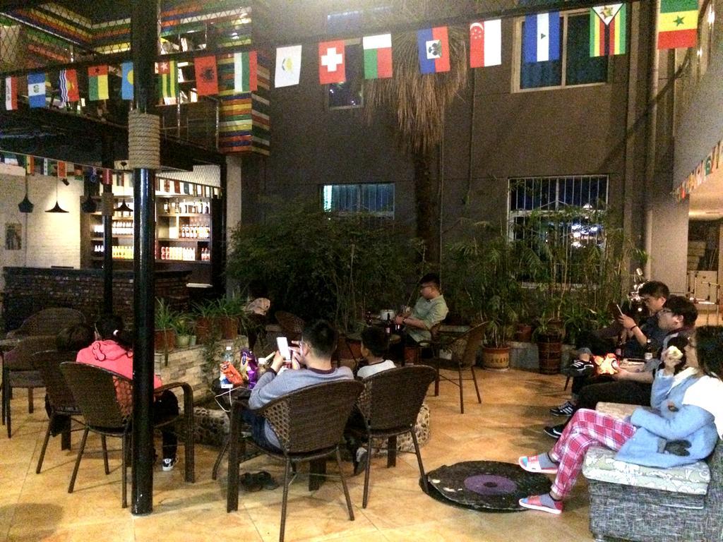 Xi'An Rainbow Youth Hotel 外观 照片