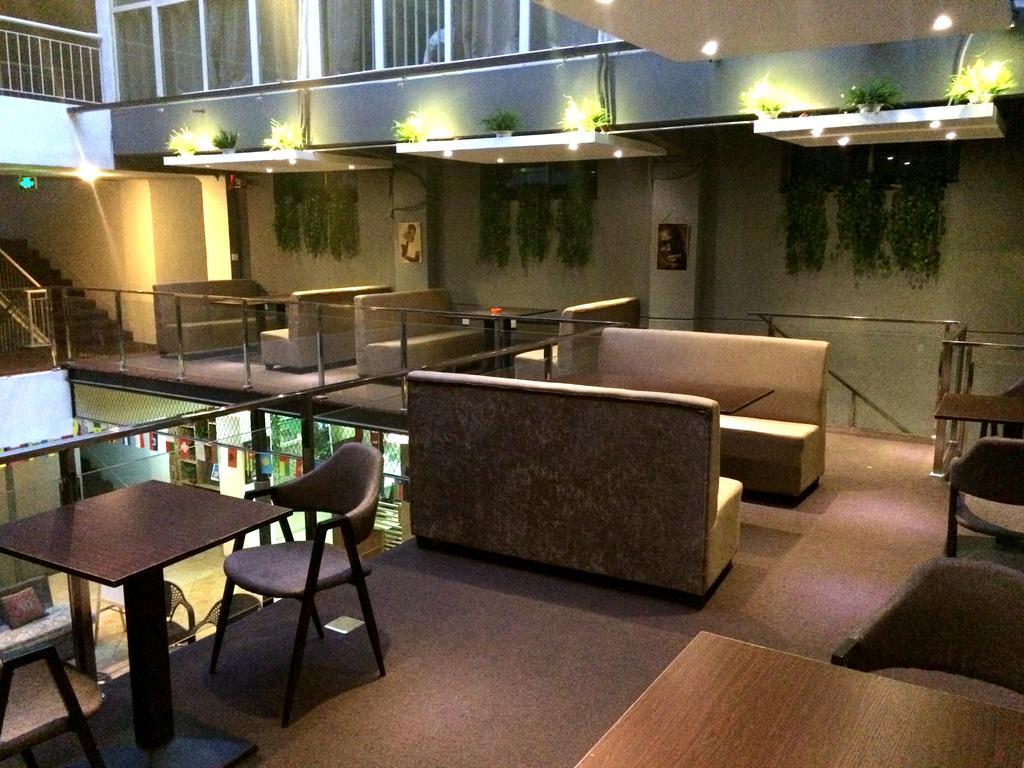 Xi'An Rainbow Youth Hotel 外观 照片